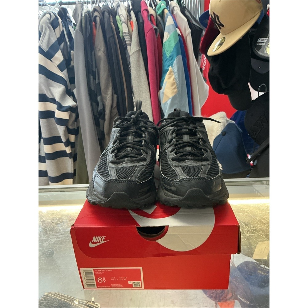 Nike Air Zoom Vomero 5 Triple Black GS HF6998-007 Youth Size 6.5Y Sneaker